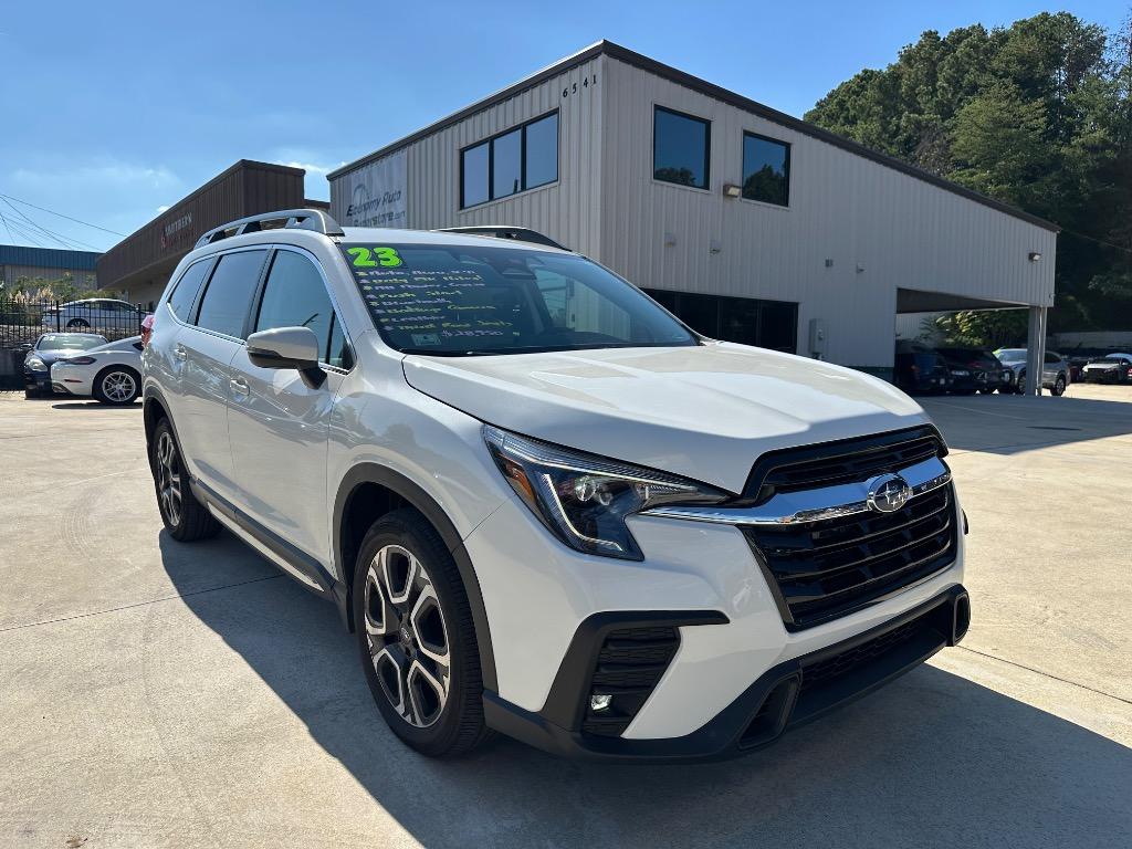 2023 Subaru Ascent Limited's photo