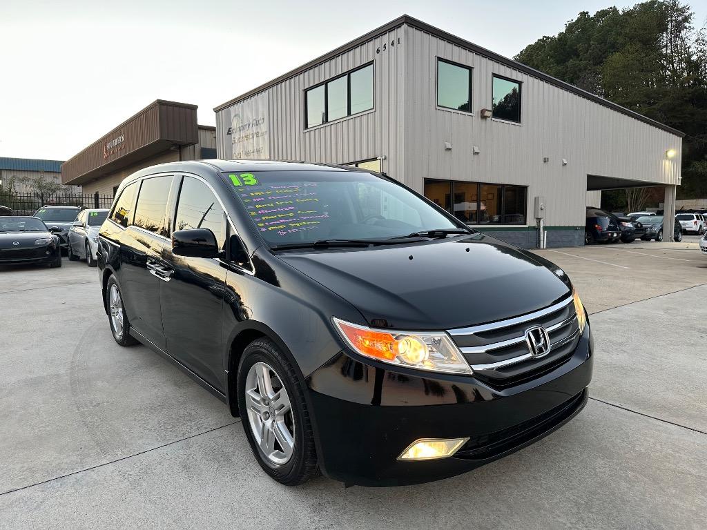 2013 Honda Odyssey Touring's photo