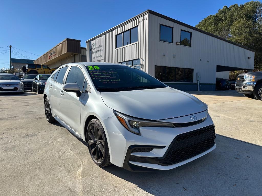 2024 Toyota Corolla SE's photo