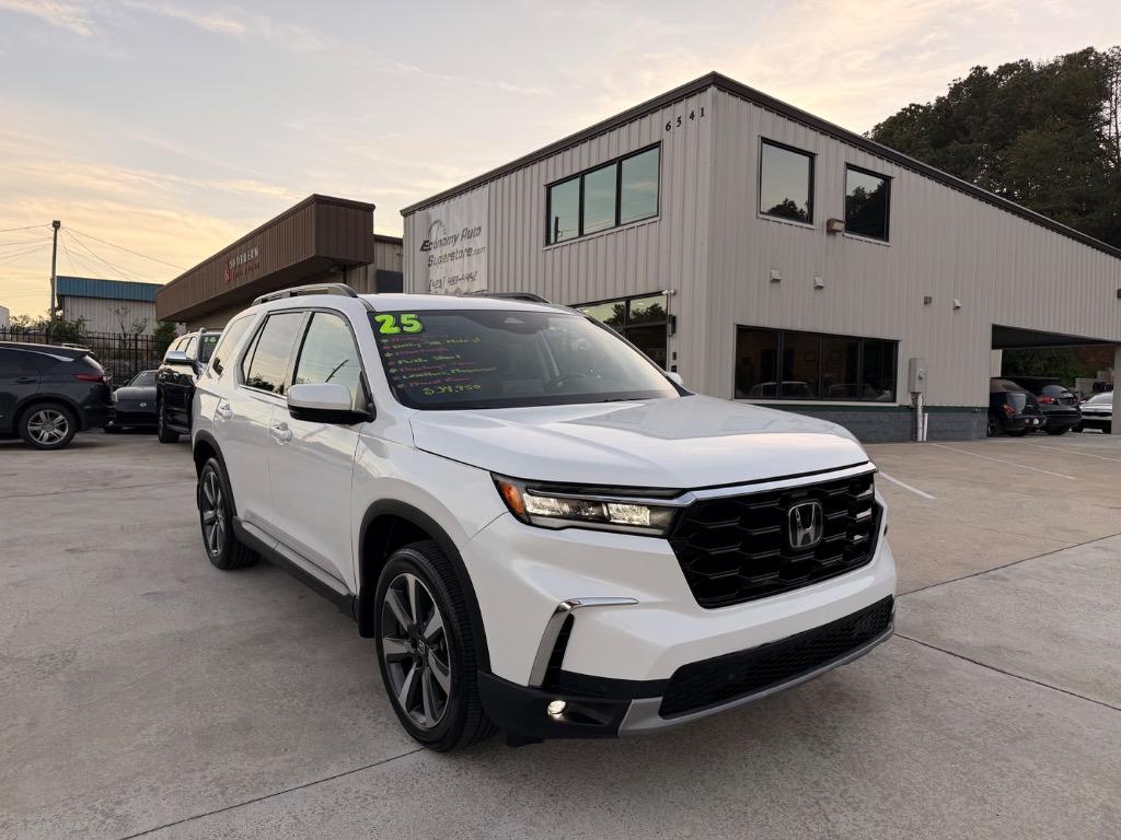 2025 Honda Pilot Touring 2WD's photo
